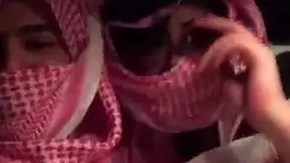 عرض الثدي فتاة عربية