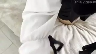 أوه نعم زوجة أبي العربية تحصل على كريامبي