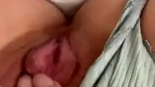 أخت الخطوة العربية تستمني بشكل خفي وأرسلت بشكل خاطئ إلى تطبيق الخاص بي