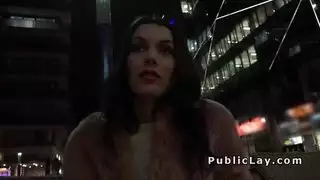 هناك امرأة تريد الجنس في الشارع