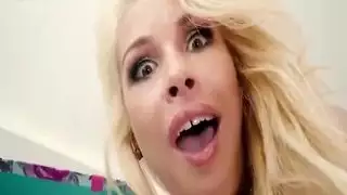 الزوجة المحرومة و مندوب شركة الهدايا