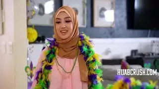 أول ماردي غرا لصديقتها العربية جواهر بنفسجية