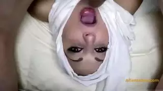 امرأة مسلمة بعد اللسان يمارس الجنس مع عشيقها