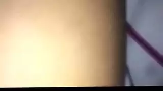 بنت عربيه اندر ايدج تعرض طيزها