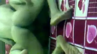 الواد العرص واخد اللبوه مراته على الارض ونازل هبد وهيا تتمحن وتتشرمط اوى
