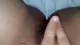 نيكي روز فوكس وشينا رايدر يقضيان علاقة ثلاثية مع رجل أسود من الحي