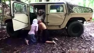 غرفة الطبيب العربي والرقص الساخن لأول مرة في عزلتنا الخاصة