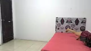 زوج عربي وجد زوجته تمارس الجنس مع رجل لاتيني وكان رد فعلها قويا !!