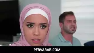 أخت عربية تعطي اللسان سيئة