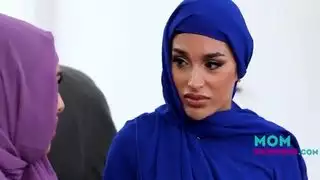 طريق الحرير إلى الانتقام (عندما تكتشف الميلف المغطاة المتعة) فيفيان ديسيلفا،