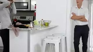 أخ غير شقيق قرنية يأكل كس أخته العربية