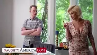 مثير جبهة مورو تشارلي فينيكس تحصل على ديك رومي محشو من قبل الحاج