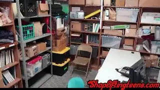 العربية في سن المراهقة المتسوق مص الديك والحصول على نائب الرئيس الوجه