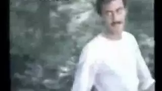 الممثلة التركية مشهد السيارة في الهواء الطلق