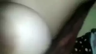 مغربية ممحونة فيها الزملة تعرض طبونها