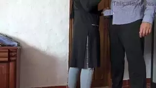 أصيب صبي التوصيل بالصدمة عندما سمحت له زوجته التركية المسلمة بمضاجعتها !!!