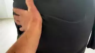 زوجة الأب العربية كانت تقوم بالتنظيف بشكل مثير وحصل قضيبي على مؤخرتها الضيقة ومارس الجنس معها