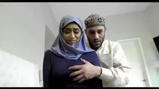 سكس محجبات نار 2019 بين كوبل عشاق و يصور اللقاء الساخن