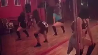 مرحبا ⤵ ؟ بواسطة ? البيدق الجنس