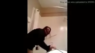 امرأة عربية مع اناكوندا