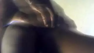 معاينة الجدة اللاتينية الصغيرة بين الأعراق والمزيد