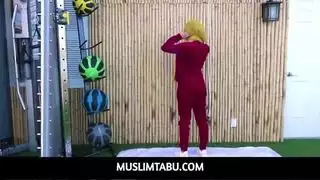 مسلم تابو مدرب اللياقة البدنية يمارس الجنس مع عميل عربي غريب