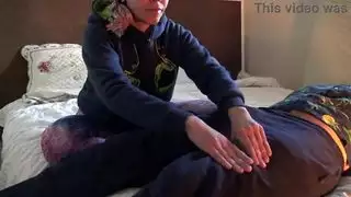 زوجة الأب التركية غريب يحصل على شاعر كبير من ربيب