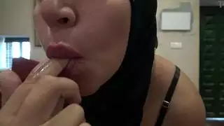 عاهرة تركية مسلمة تعيش في اسطنبول
