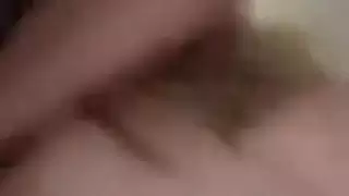 فتاة تسقط سراويلها الداخلية لحبيبها التركي