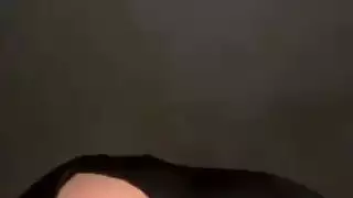 هذه العاهرة ذات الحجاب العربي السميك تثير مؤخرتها بشكل سيء للغاية وستنسى أنها منفردة ولم يتم تربيتها