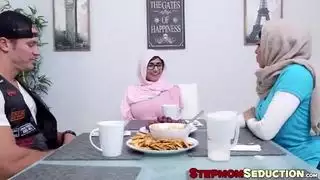 جبهة تحرير مورو الإسلامية العربية وفي سن المراهقة حصة الديك الصلبة مع المتعة