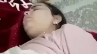 نيك مصرية واللعب في بزازها الملبن