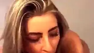 لدي صديقي يخون اللسان التركي مع نائب الرئيس في الفم