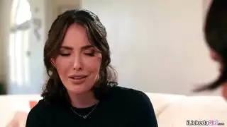 زوجة الأب مفلس تعتني بأبناء الزوج بي بي سي
