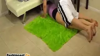 سكس مترجم نيك طيز أختي الكبيرة وهي تبحث عن هاتفها