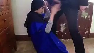 لطيف في سن المراهقة العربية بينيلوب نائب الرئيس تمتص الديك للتعليم