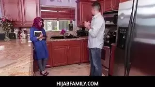 الفتاة العربية أدا سانشيز تحصل على قضيب كبير