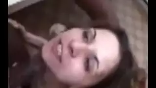 فتاة عربية مع صديقتها السوداء