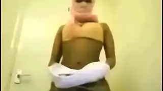 فتاة صومالية الحجاب تجريد