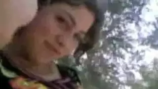 فتاة عربية تهب الديك ومارس الجنس في الهواء الطلق