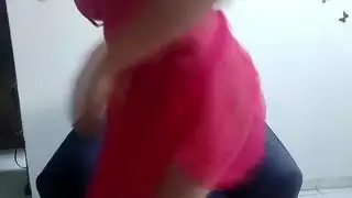الشرج العربي مسلم الحقيقي في الحجاب بالإصبع الأحمق والتدفق كس