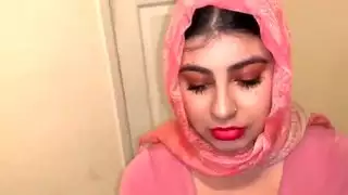 الجمال العربي يقوم باللسان