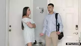 ينتهز الابن الفرصة لينيك زوجة أبيه - سكس امهات